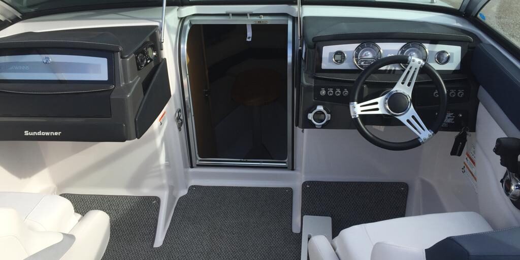 FOUR WINNS SUNDOWNER 265