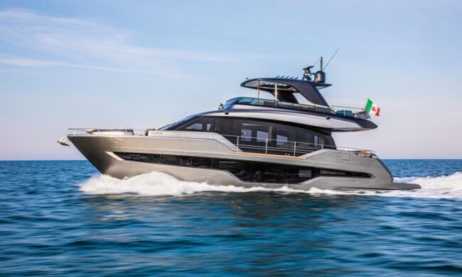 New Yacht / Barco Nuevo